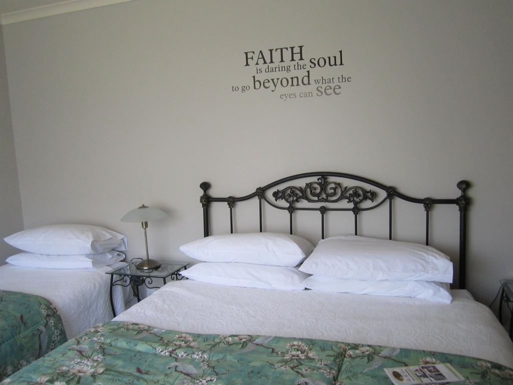 Be My Guest Bed & Breakfast New Plymouth Bilik gambar